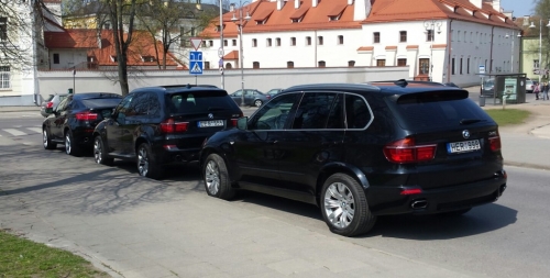 Automobilių nuoma Nuomojami BMW X5 automobiliai vestuvėms ir kitoms progoms