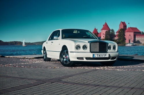 Limuzinai vestuvėms Bentley Arnage rankų darbo Limuzinas Jūms