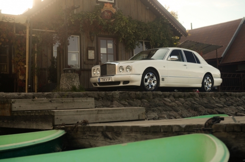 Limuzinai vestuvėms Bentley Arnage rankų darbo Limuzinas Jūms