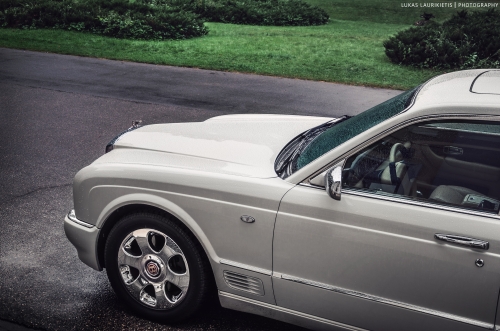 Limuzinai vestuvėms Bentley Arnage rankų darbo Limuzinas Jūms