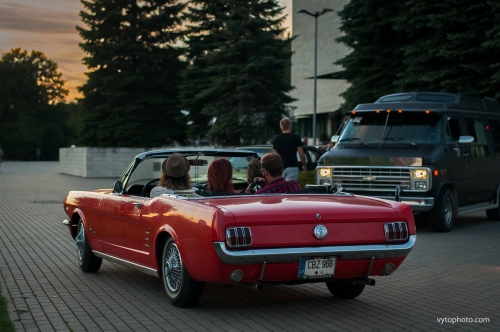 Automobilių nuoma FORD MUSTANG 1966 Kabrioletas | Raudonas