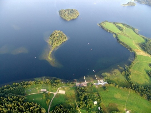 Sodybos, dvarai, vilos Vestuvių salė prie Platelių ežero kranto