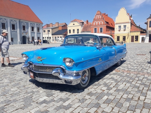 Automobilių nuoma Nuomojamas Cadillac Deville 1956