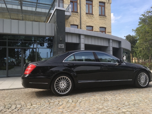 Automobilių nuoma Mercedes E200, S500L, V200d automobilių nuoma vestuvėms :)