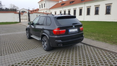 Automobilių nuoma Nuomojamas BMW X5 su vairuotoju