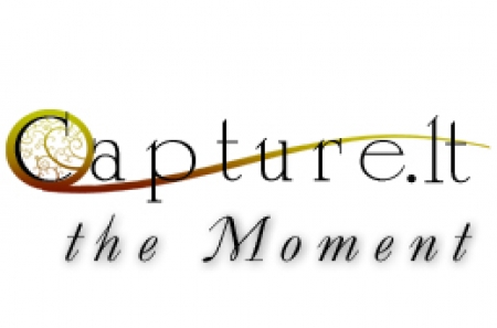 Capture The moment logo