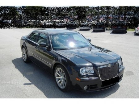 chrysler 300C nuoma juodos ir baltos spalvos logo