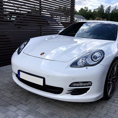 Prabangus automobiliai vestuvems ir ne tik PORSCHE logo