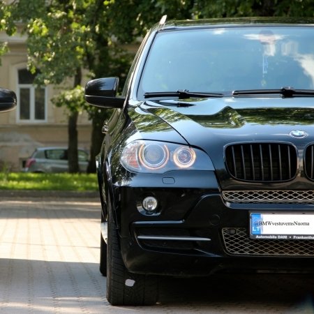 BMW X5 Automobiliu nuoma automobiliai vestuvems Vestuviniai autom logo