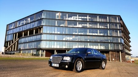 Itin prabangaus automobilio Chrysler 300C nuoma Jūsų šventei!
 logo